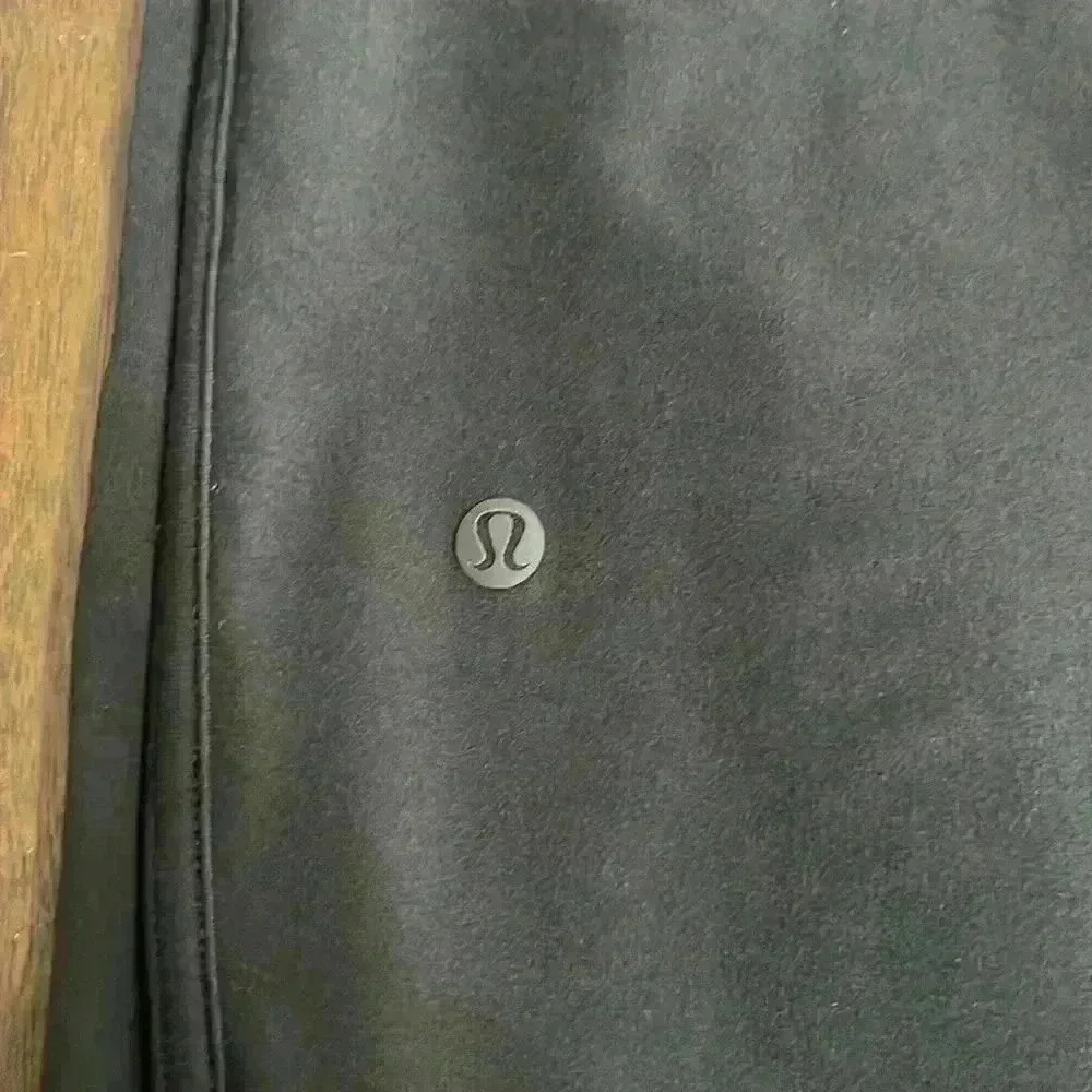 Lululemon women’s joggers